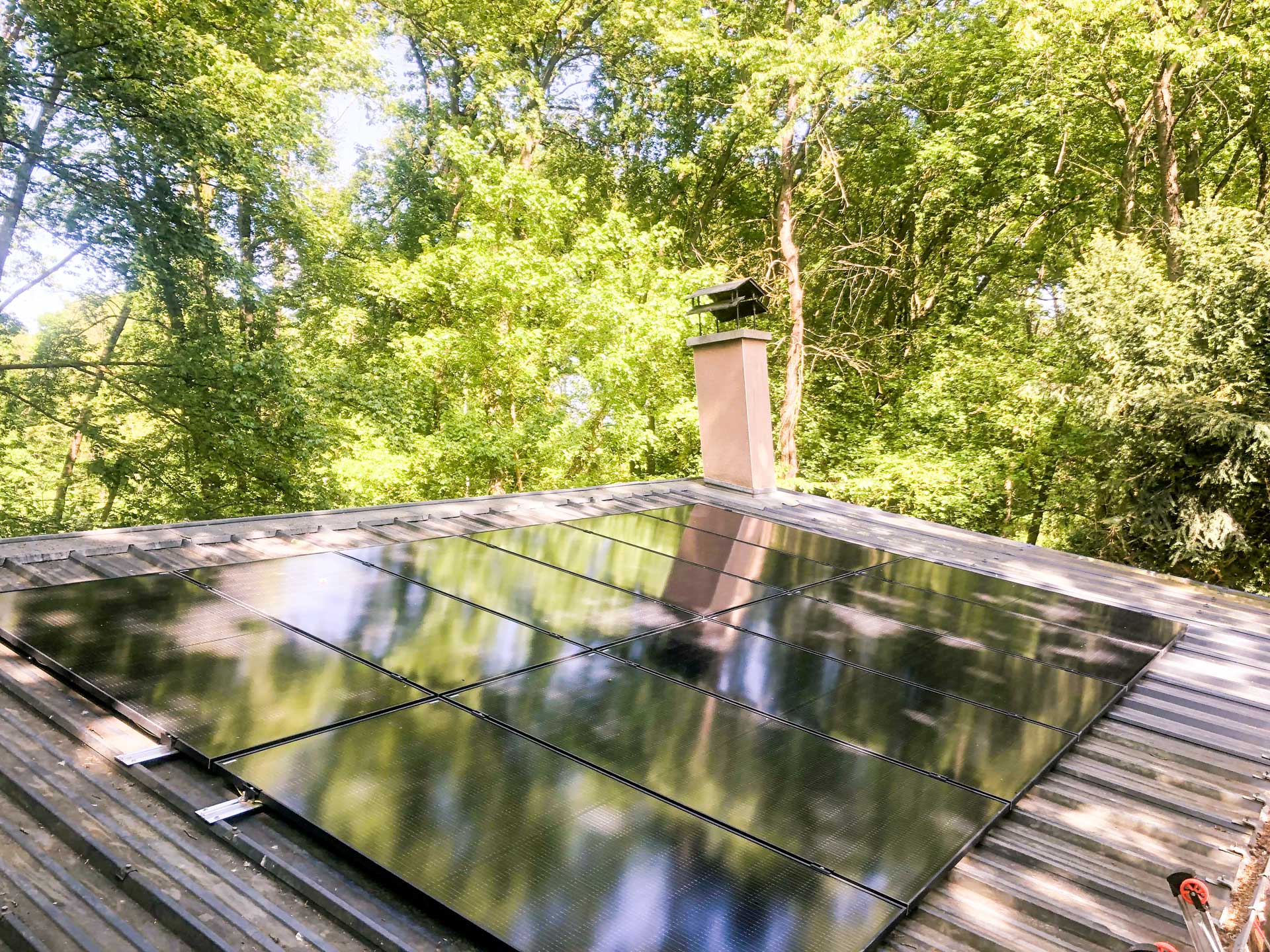 Installation AAMI - 12 panneaux solaires - Solaire Photovoltaïque Tournai Liège